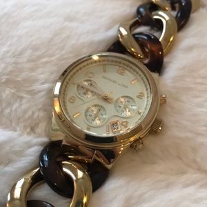 Michael Kors Tortoise & Gold Twist Watch 💛